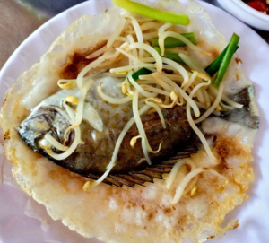 One must-try dish is the Banh Khoai Ca Kinh. (Source: Luhanhvietnam)