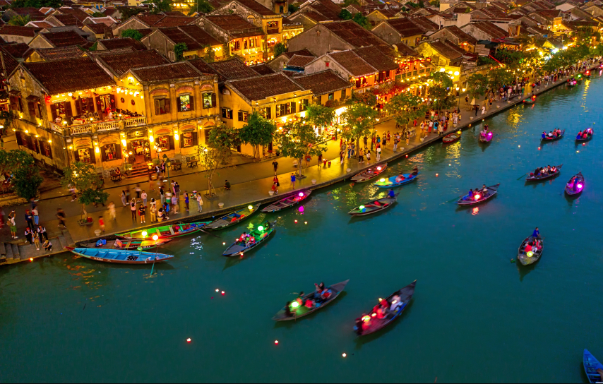Hoi An is famous for its well-preserved architecture and lantern-lit streets. (Source: VietNam)