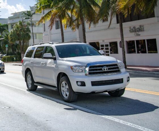 private-7-seater-car-rental-in-hue