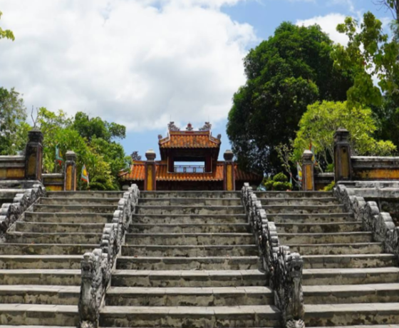 gia-long-tomb-1