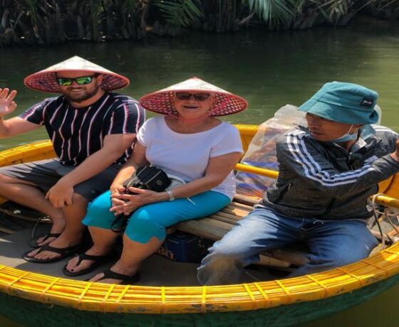 tra-que-village-HAsg7-1-basket-boat