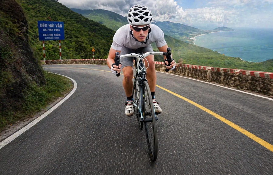 bike-tour-to-hai-van-pass